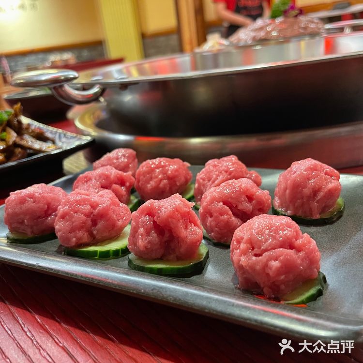 火爆朋友圈的川式火锅——谭鸭血老火锅