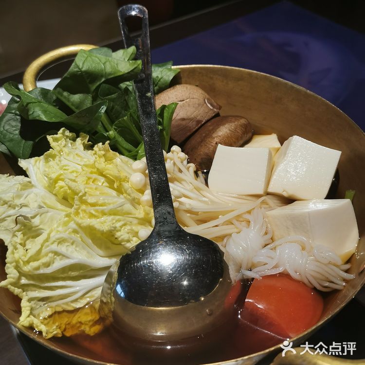 两百多块钱吃这么多东西值了