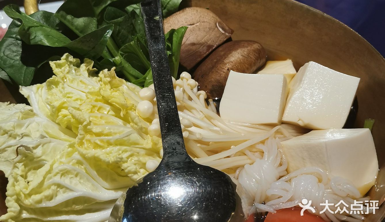 两百多块钱吃这么多东西值了