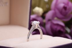 婚戒-威德钻石-克拉钻大本营(南京东路店)