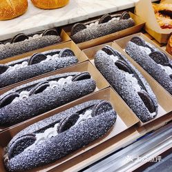 tous les jours cafe多乐之日(申长路店)的草莓奶油面包好不好吃?