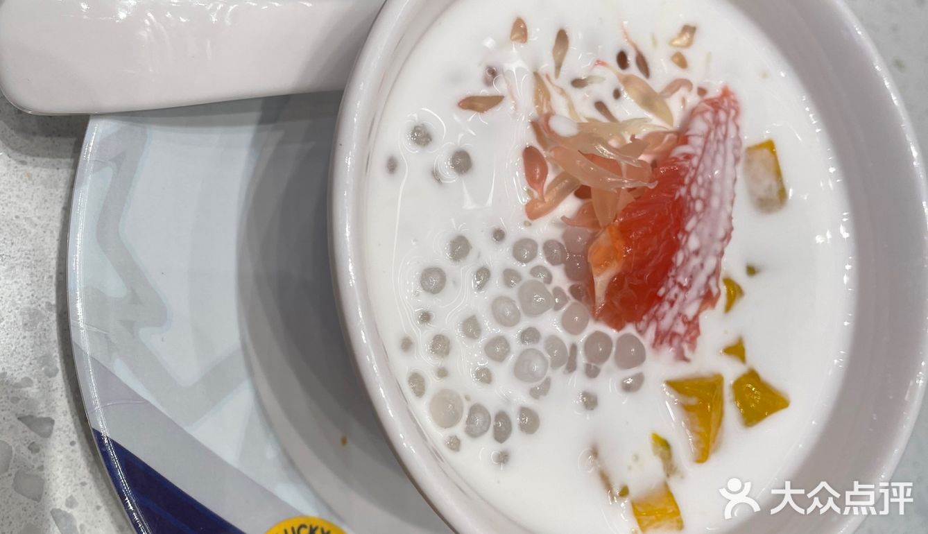 东发道茶冰厅杭州首店开业“魔都排队王”宇宙级网红