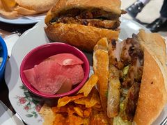 香茅烤猪肉法包-saigon saigon | 西贡西贡(滨北店)