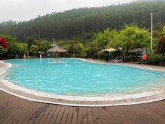 -十万大山布透温泉