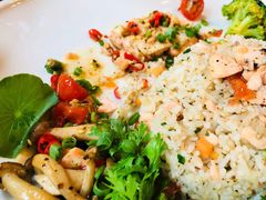-Chom Cafe and Restaurant