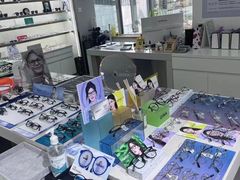 -视野联行眼镜蔡司·依视路官方授权店(顺城店)