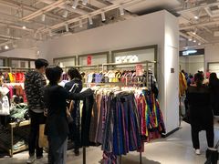 -URBAN REVIVO(北京斯普瑞斯奥特莱斯店)