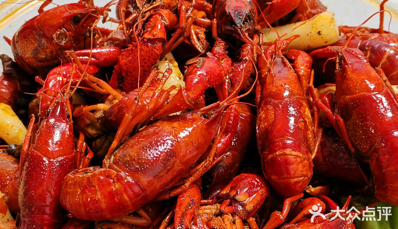 在摄山农贸市场吃到了26年的第一盆龙虾！🦞