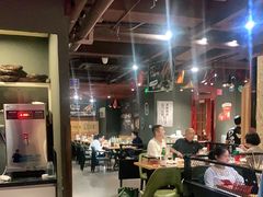 大堂-喝丢一只鞋海鲜烧烤·海肠捞饭(东关街店)