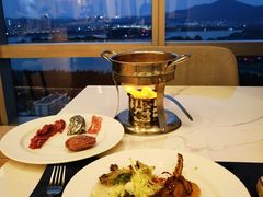 -湖景知味西餐厅•自助餐• 轻食(南京金茂威斯汀大酒店)