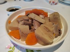 粉葛红萝卜猪踭汤-花城苑广府菜(侨鑫店)