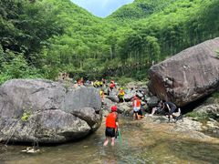 -安吉龙王山峡谷漂流