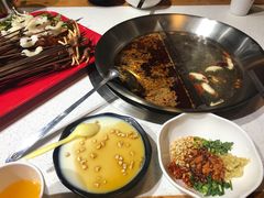 -牛华八婆麻辣烫(龙湖U城店)