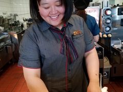 -麦当劳(展览路店)