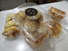 -新月蛋糕西点专卖店(大麦街店)