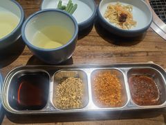 -明洞阿姨·韩式酱蟹烤肉·创意料理(三元桥店)