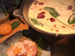 -湊湊火锅·茶憩(新中关购物中心店)