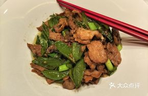 Sichuan-style Stir-fried Black Pork with Chili and Garlic
