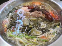 -叶记正宗酸菜蹄膀·胖叶盛毛肚火锅(修文店)