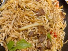 腌猪肉焖面锅-蒙土乡铁锅焖面(东河店)