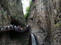 -龙潭大峡谷