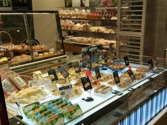 面包甜点陈列柜-巴黎贝甜(熙悦汇店)