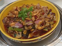 -休记光头香辣蟹干锅(绵竹店)