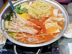 部队锅加芝士-富乐满 炸鸡&韩国料理 불로만(虹泉路店)