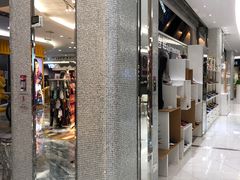 -王府井百货熙地港店