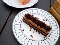 榛仁巧克力长条蛋糕-塔顶·Cafe·日啡夜酒(北京路店)