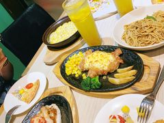 -卢家妈妈·西餐厨房(卜蜂中心店)