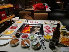 -海底捞火锅鲜切牛肉主题店(长寿路店)
