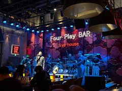 -FOUR PLAY BAR