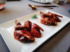 脆皮乳鸽-新荣记(BFC外滩金融中心店)