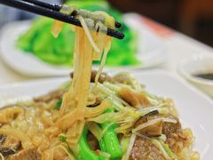 湿炒牛河-香港新发烧腊茶餐厅(万象店)