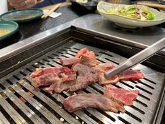 -臻牛烤肉