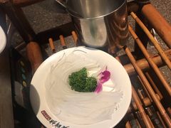 -老牌坊云南鱼豆花火锅(哈西万达店)
