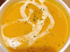 南瓜汤-HELLO 27 意面·沙拉·帕尼尼