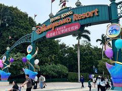 -小镇影院迪士尼小熊Duffy与他的朋友合影地