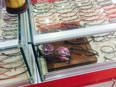 -朱师傅眼镜·蔡司·依视路·尼康(市先进店)