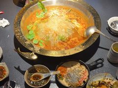 -野山舂·贵州现舂酸汤牛肉(东山店)