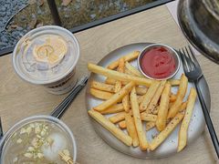 -J Create城市露营咖啡·简餐·宠物(上海动物园店)