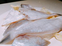 鲳鱼+耗儿鱼-小牛叔鲜切牛肉·火锅·烤肉自助(公济桥路店)