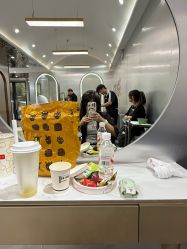 -Tloml salon