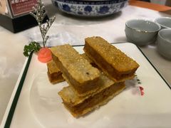 香煎腊味萝卜糕-禄运茶居·手工点心(同和店)