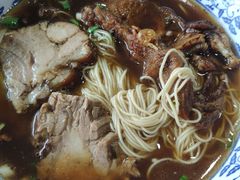 爆鱼焖肉面-美味斋(西北街店)