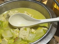 -东口码头·烧鸽子·鱼头泡饼·地方菜(金鹰悦城店)