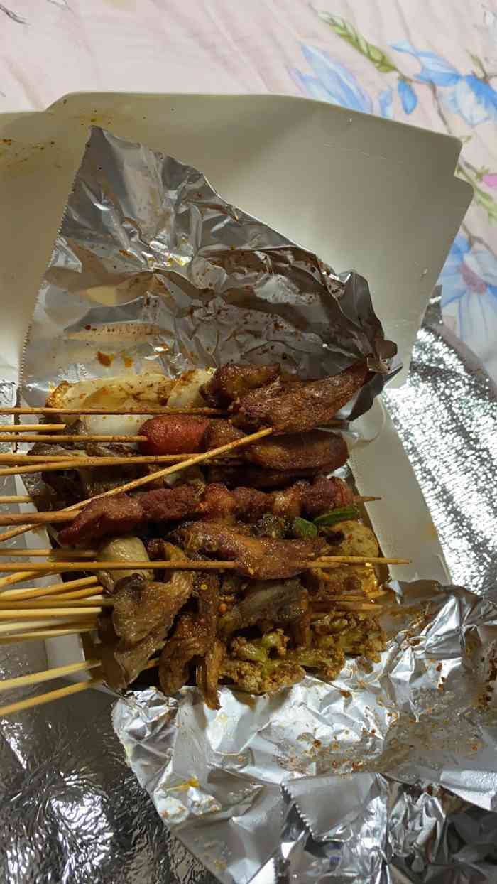 隆炎烧烤店61卤味现烤(秋涛路店)-"半夜饥肠辘辘时,来顿烧烤是愉快