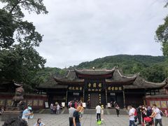 -峨眉山报国寺