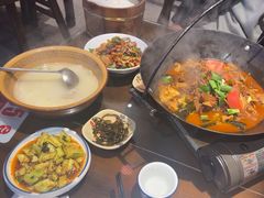 -富正毅三下锅·湘西韵味(天门山索道店)